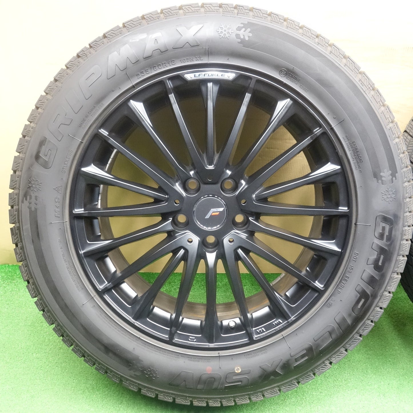 バリ溝！23年！キレイ！9.5分以上◎スタッドレス 235/60R18 グリップマックス GRIP ICE X SUV LEHRMEISTER LF-FORCE レアマイスター LFフォース 18インチ PCD114.3/5H◎6060301KTス