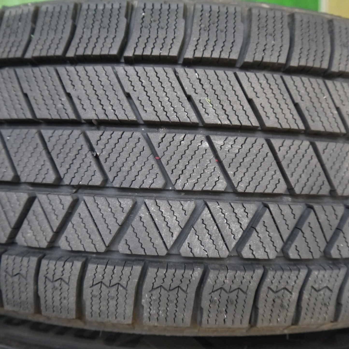 バリ溝！23年！キレイ！9.5分★プリウス 等 195/65R15 スタッドレス ブリヂストン ブリザック VRX3 VELVA SPORTZ ヴェルヴァ 15インチ PCD100/5H★5111803Hス