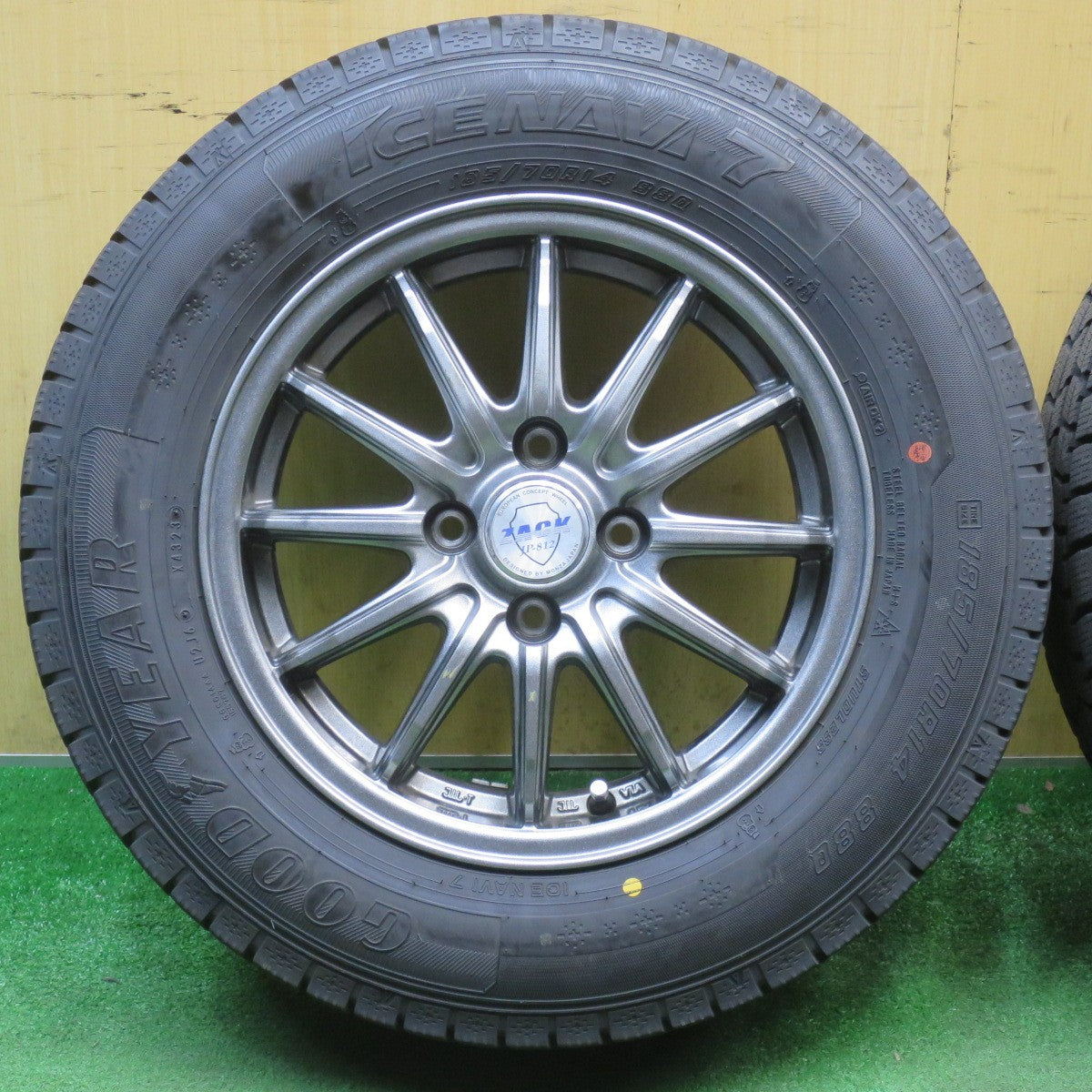 ほぼ未使用！23年！キレイ★スタッドレス 185/70R14 グッドイヤー アイスナビ7 ZACK JP-812 MONZA ザック 14インチ PCD100/4H★6032602NJノ