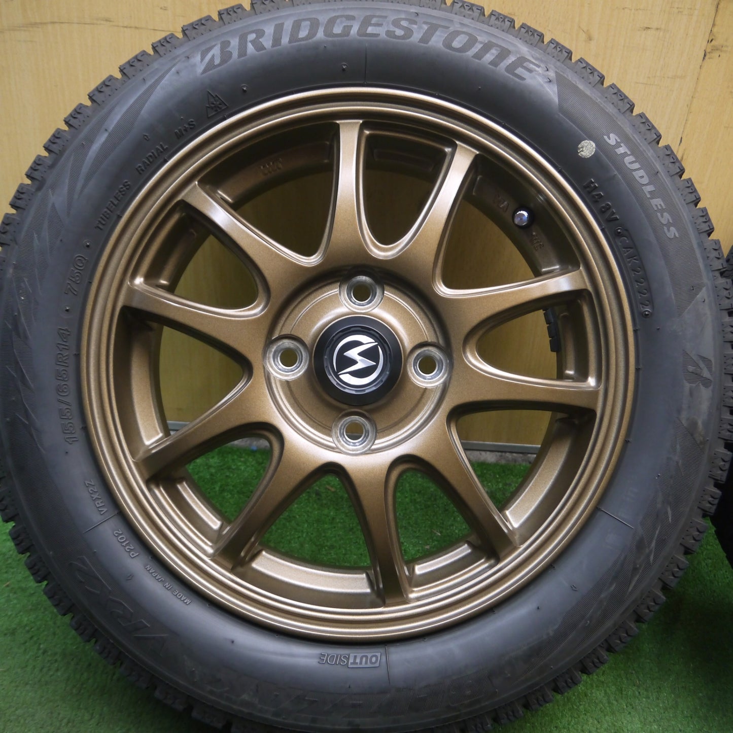*送料無料* バリ溝！22年！キレイ！9.5分★スタッドレス 155/65R14 ブリヂストン ブリザック VRX2 S-HOLD 14インチ PCD100/4H★4031503Hス