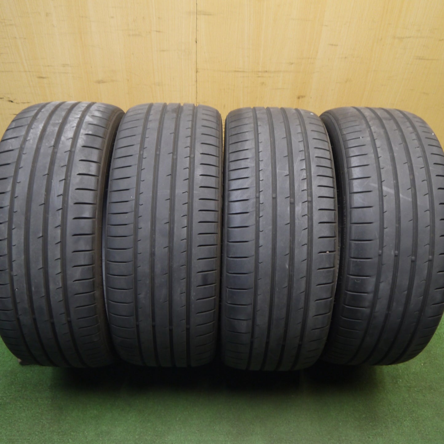バリ溝！22年！9分★215/45R18 トーヨー プロクセス R51A PROXES タイヤ 18インチ マツダ3 ノア ヴォクシー 等★6021804Hノタ