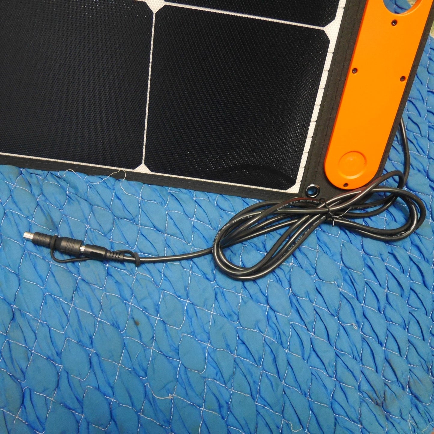 [送料無料] キレイ☆JACKERY ソーラーパネル SolarSaga 100 JS-100C 太陽光パネル キャンプ アウトドア 等☆