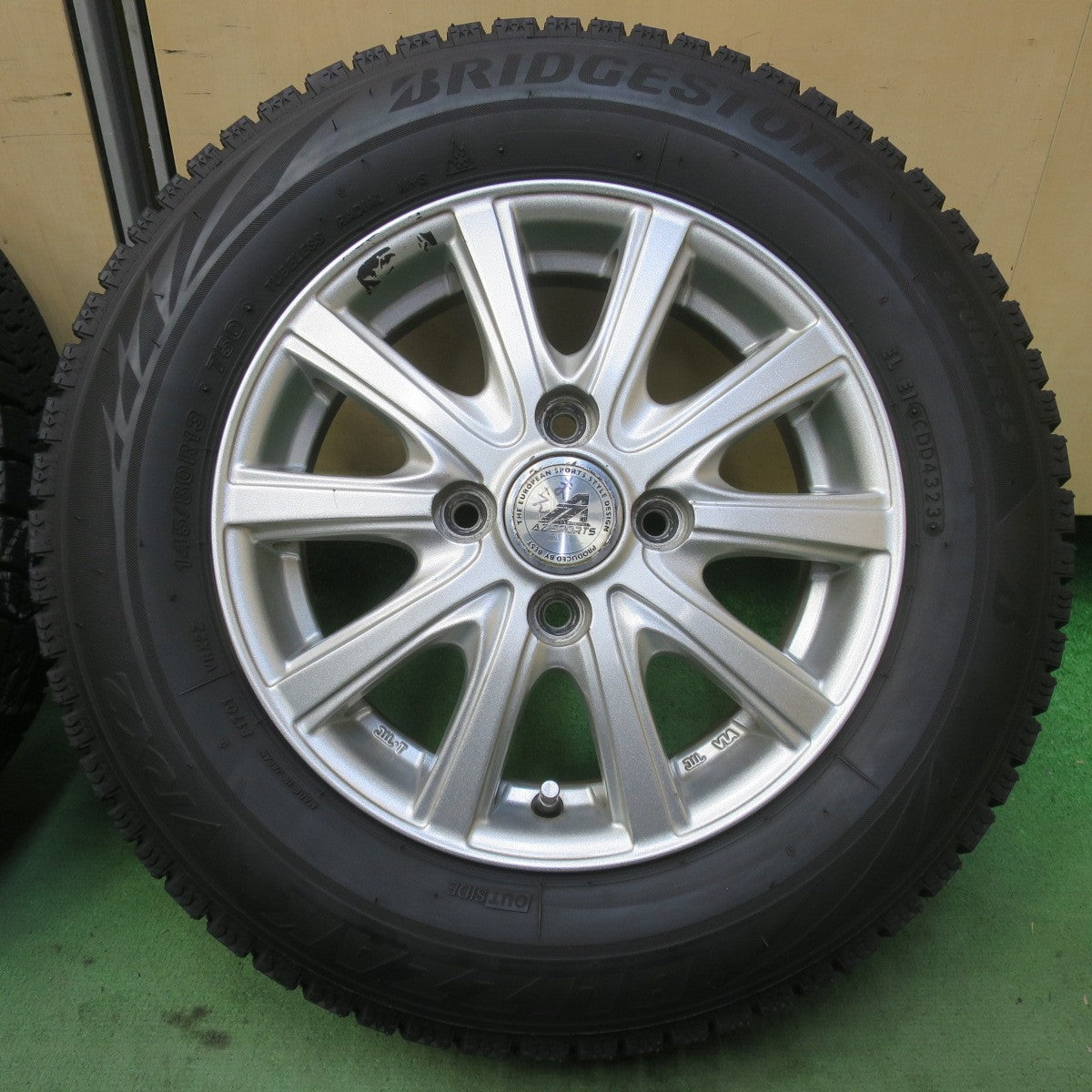 バリ溝！23年！8.5分◎スタッドレス 145/80R13 ブリヂストン ブリザック VRX2 AZ SPORTS AZスポーツ 13インチ PCD100/4H◎6080704イス