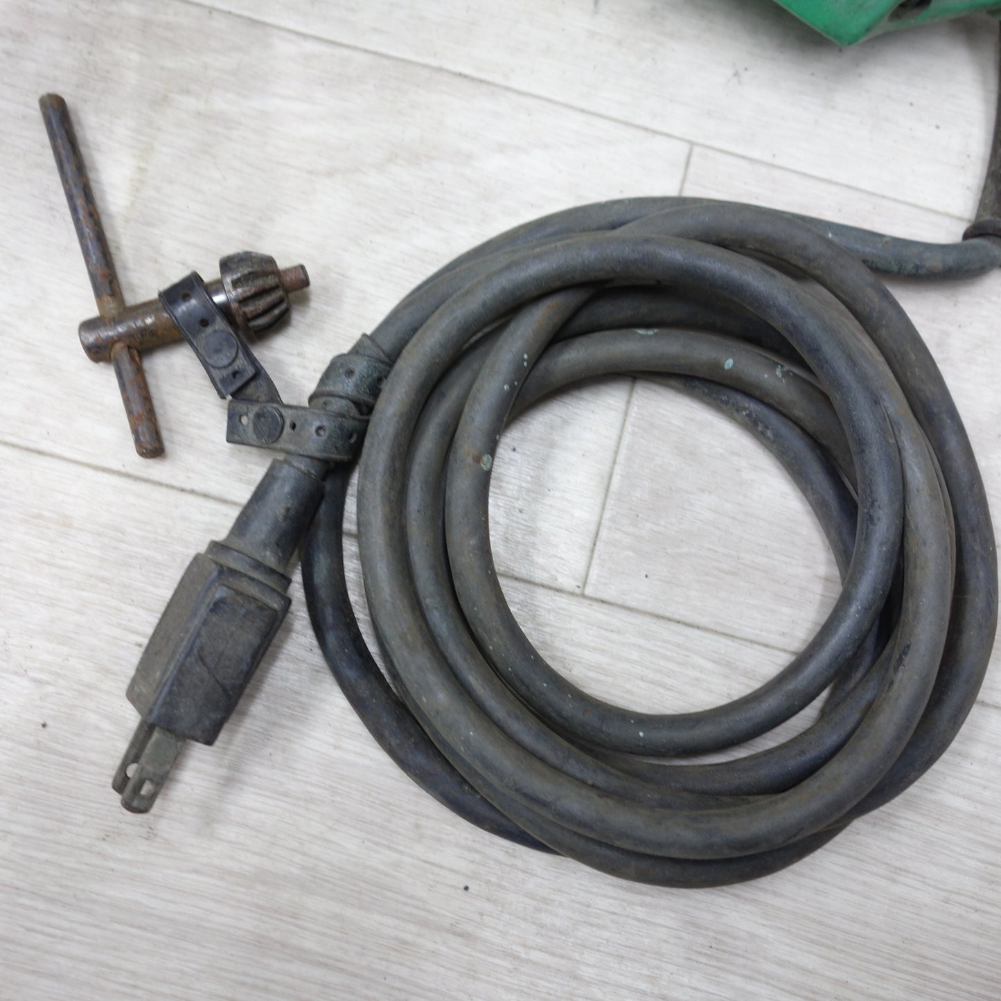 [送料無料] ◆日立 8mm タッパ 100V UT8V ねじ立て HITACHI 電動 工具◆