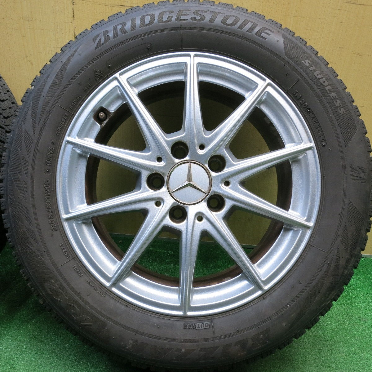 4本価格★ベンツ W177 Aクラス 純正 205/60R16 スタッドレス ブリヂストン ブリザック VRX2 16インチ PCD112/5H★6011806HAス