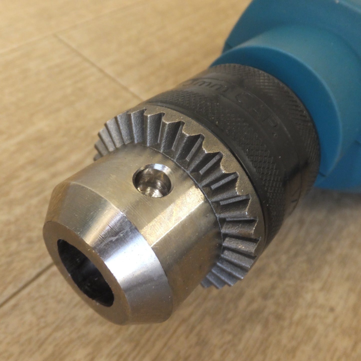 [送料無料] キレイ★マキタ makita 16mm 震動ドリル HP1640FK　鉄工 13mm コンクリート 16mm　100V～ 7.2A 50-60Hz 680W★