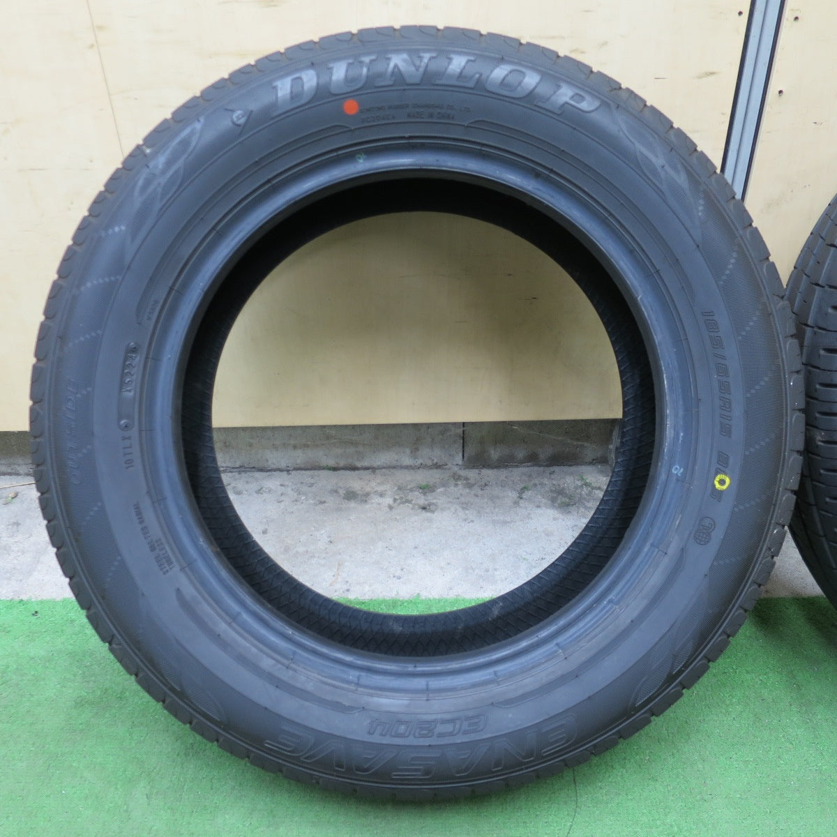 未使用！24年◎185/65R15 ダンロップ エナセーブ EC204 タイヤ 15インチ ノート フリード ティーダ マツダ2 デミオ 等◎6090902NGノタ