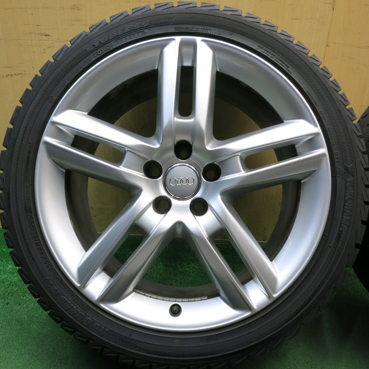 バリ溝！キレイ！9.5分◎アウディ A6 S6 4G Sライン 純正 255/40R19 スタッドレス ヨコハマ アイスガード iG30 19インチ PCD112/5H◎6072502HAス