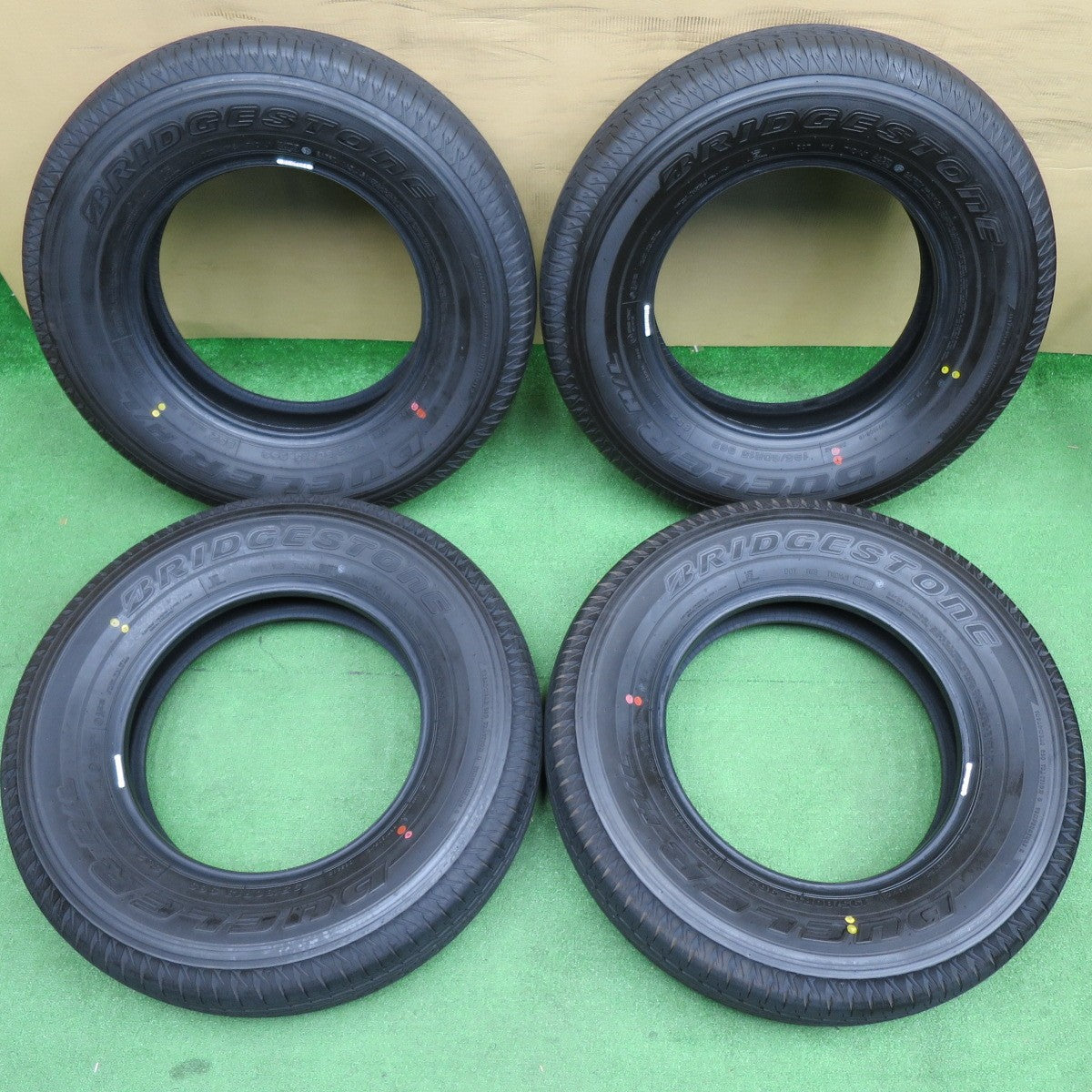 バリ溝！25年！9.5分以上★195/80R15 ブリヂストン デューラー H/L 852 DUELER タイヤ 15インチ ジムニーシエラ ジムニーノマド 等★6042203NKノタ
