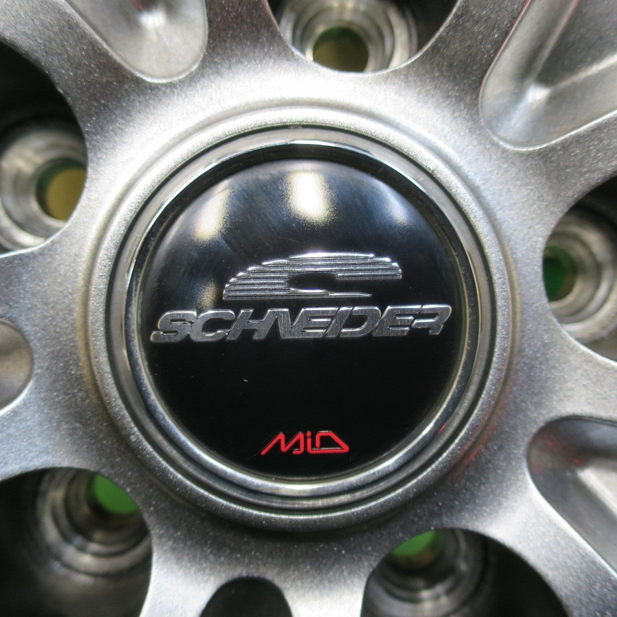 バリ溝！21年！キレイ！9分★スタッドレス 215/60R17 ブリヂストン ブリザック VRX2 SCHNEIDER シュナイダー 17インチ PCD114.3/5H★5010704イス