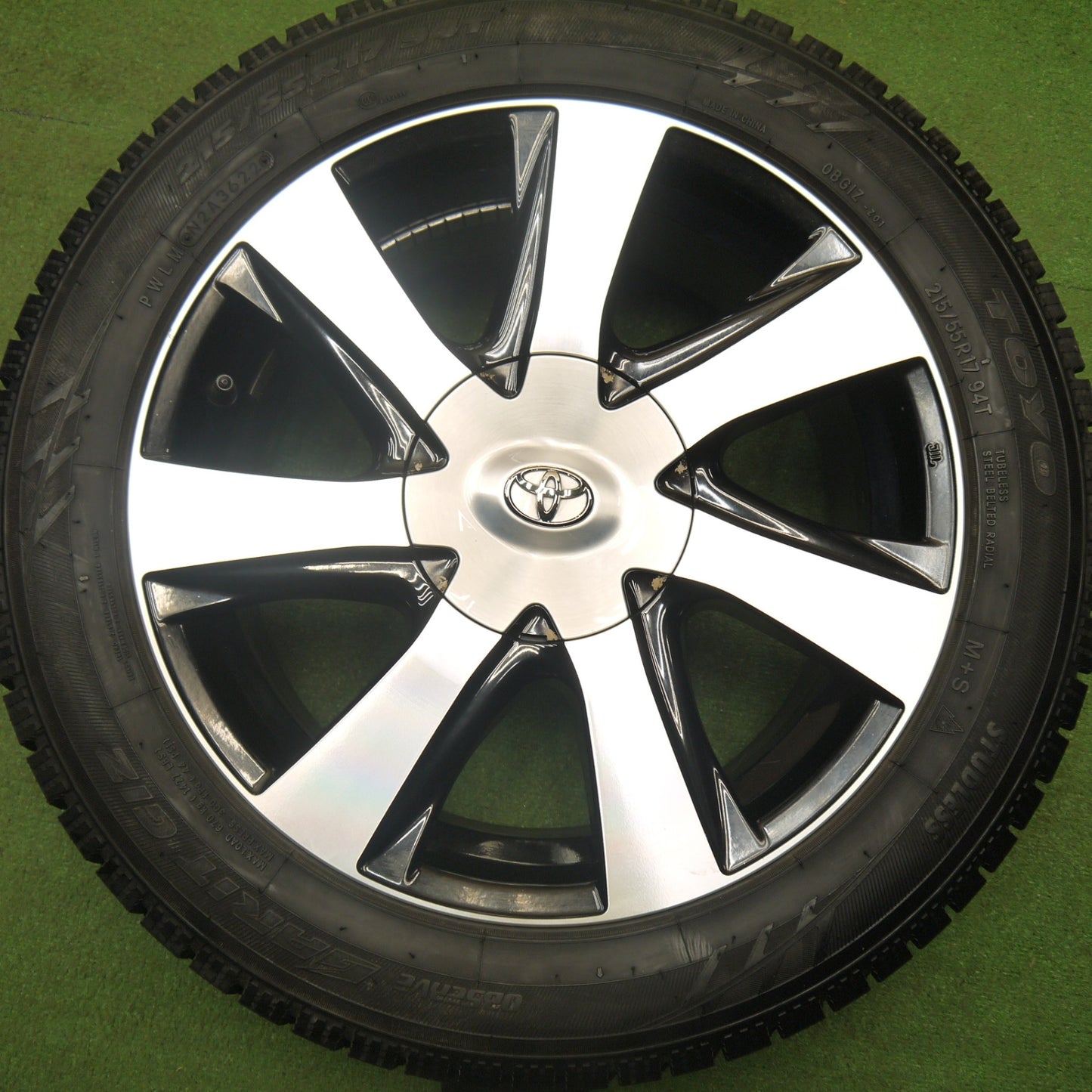 バリ溝！22年！9.5分以上★トヨタ MIRAI ミライ 純正 215/55R17 スタッドレス トーヨー オブザーブ ガリット GIZ 17インチ PCD114.3/5H★6010904Hス