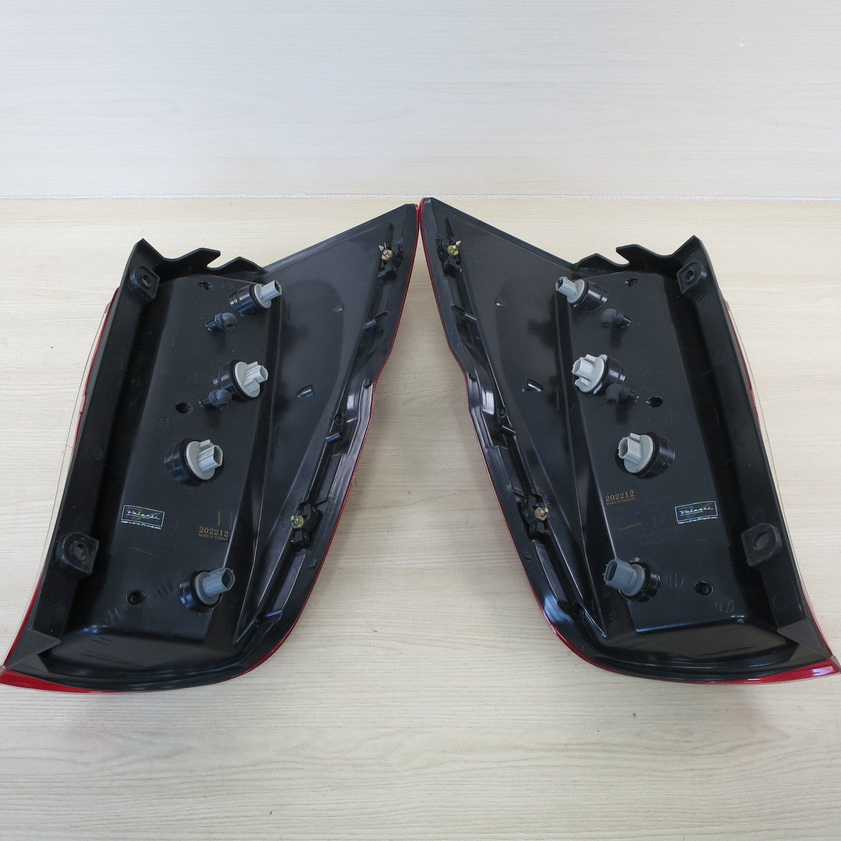 キレイ！左右セット♪ホンダ RK系 ステップワゴン VALENTI ヴァレンティ テールランプ 60-1365B L R テールライト 照明 カー パーツ♪