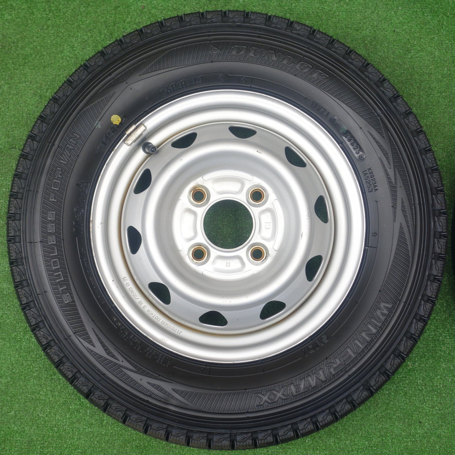 ほぼ未使用！25年★スタッドレス 145R12 6PR ダンロップ ウインターマックス SV01 スチール ホイール 12インチ PCD100/4H★6012501KTス