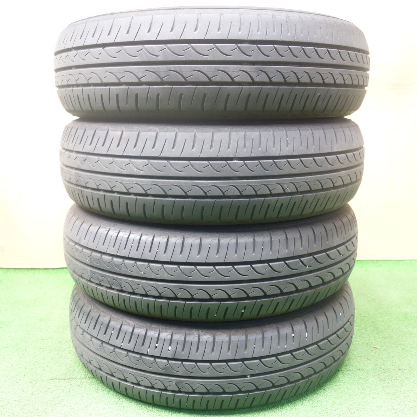 バリ溝！24年！8.5分★155/65R14 ヨコハマ ブルーアース AE01K タイヤ 14インチ N-BOX N-WGN サクラ ワゴンR タント ウェイク 等★6012502KTノタ