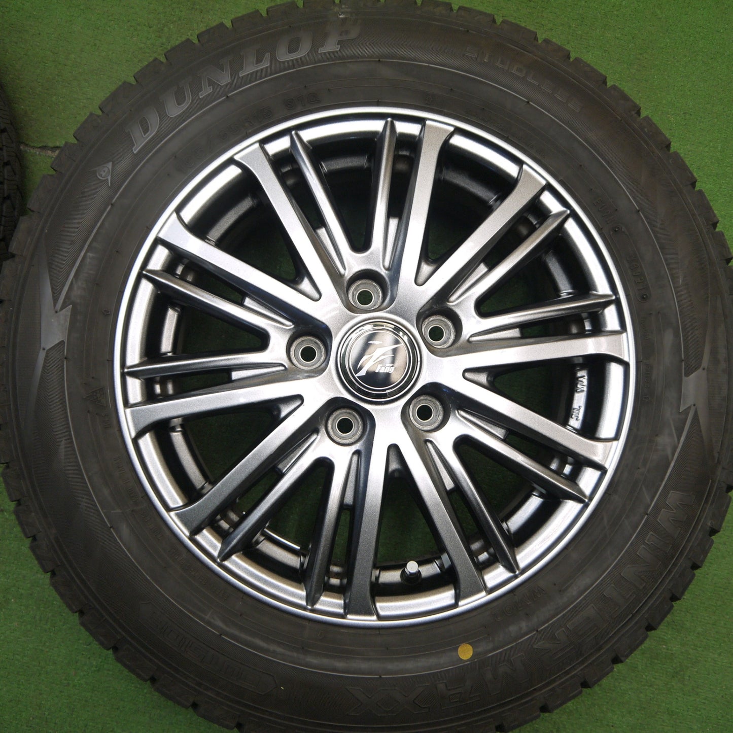 バリ溝！21年！キレイ！9分★スタッドレス 195/65R15 ダンロップ ウインターマックス WM02 Fang ファング 15インチ PCD114.3/5H★5041408Hス