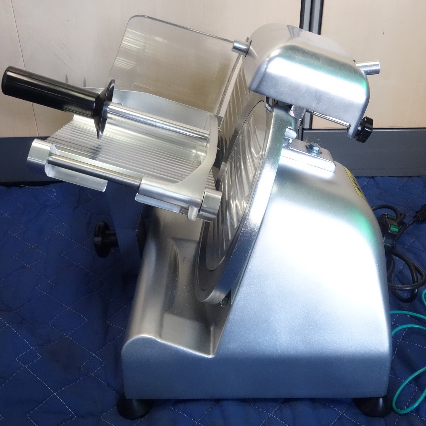 [送料無料] キレイ☆テンポス 業務用 ミート スライサー 回転刃 22cm 100V TBMS-220N 肉 カッター 厨房☆