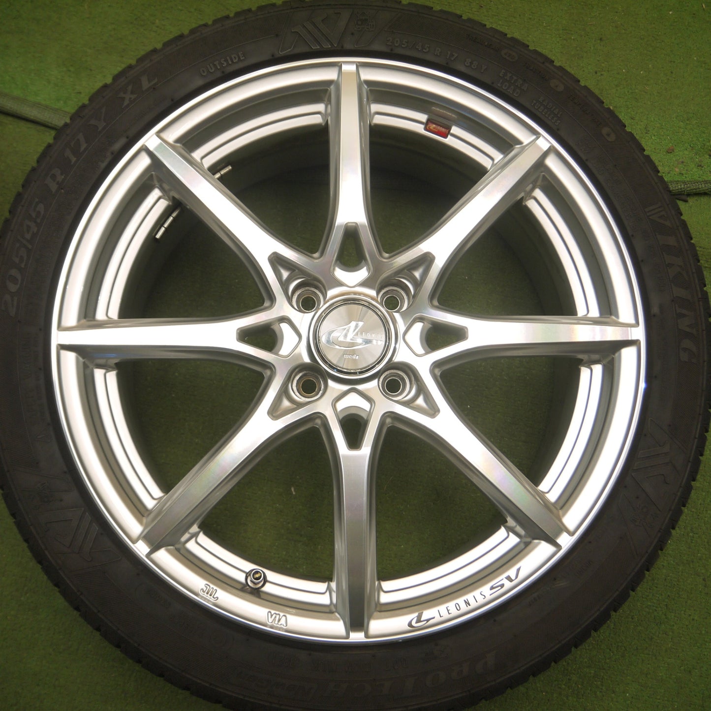 *送料無料* バリ溝！21年！キレイ！9.5分★LEONIS SV weds 205/45R17 バイキング PROTECH NewGen レオニス 17インチ PCD100/4H★4041506Hノ