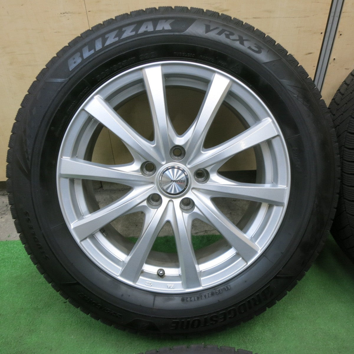 キレイ！23年★スタッドレス 225/60R17 ブリヂストン ブリザック VRX3 ravrion RS01 ラブリオン 17インチ PCD114.3/5H★6012001ナス