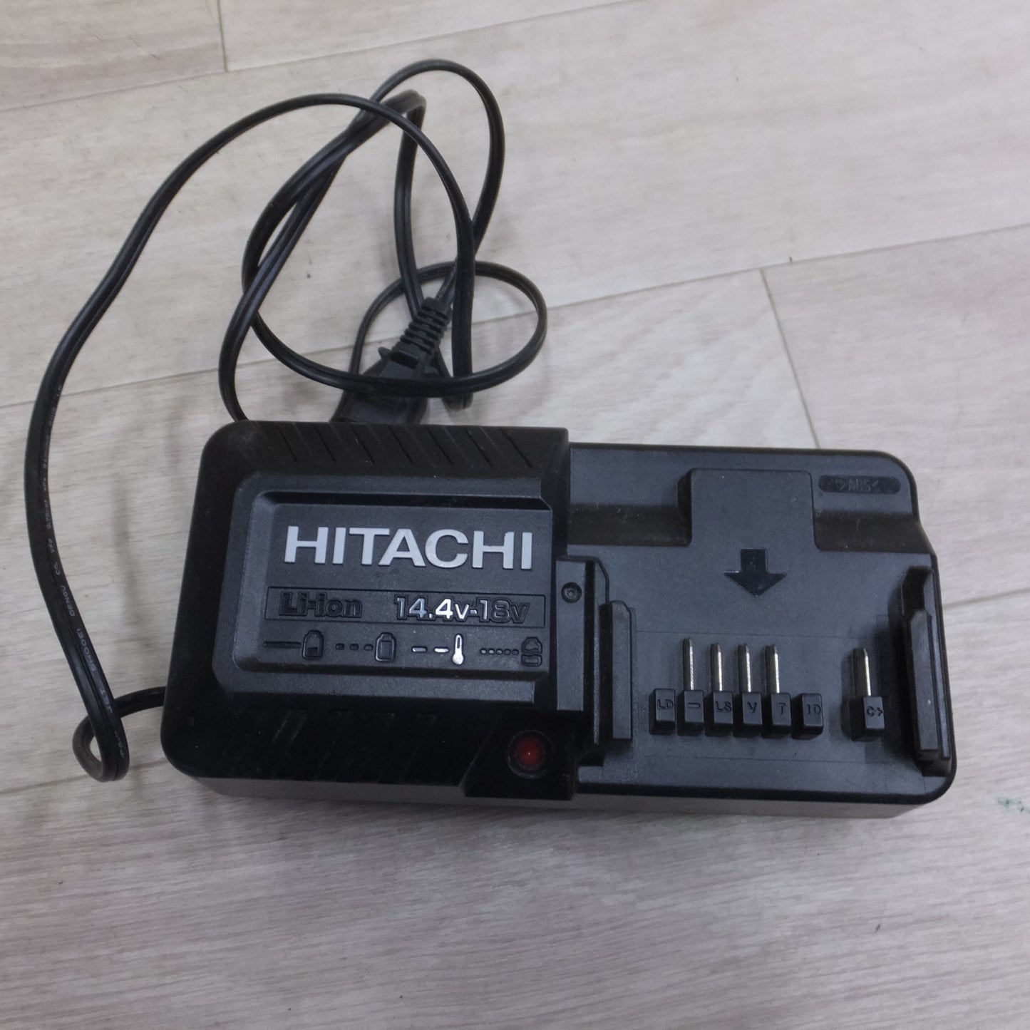 [送料無料] バッテリー2個◆日立工機 コードレス インパクト ドライバ 14.4V FWH14DGL 充電器 ケース 付き 電動 工具◆