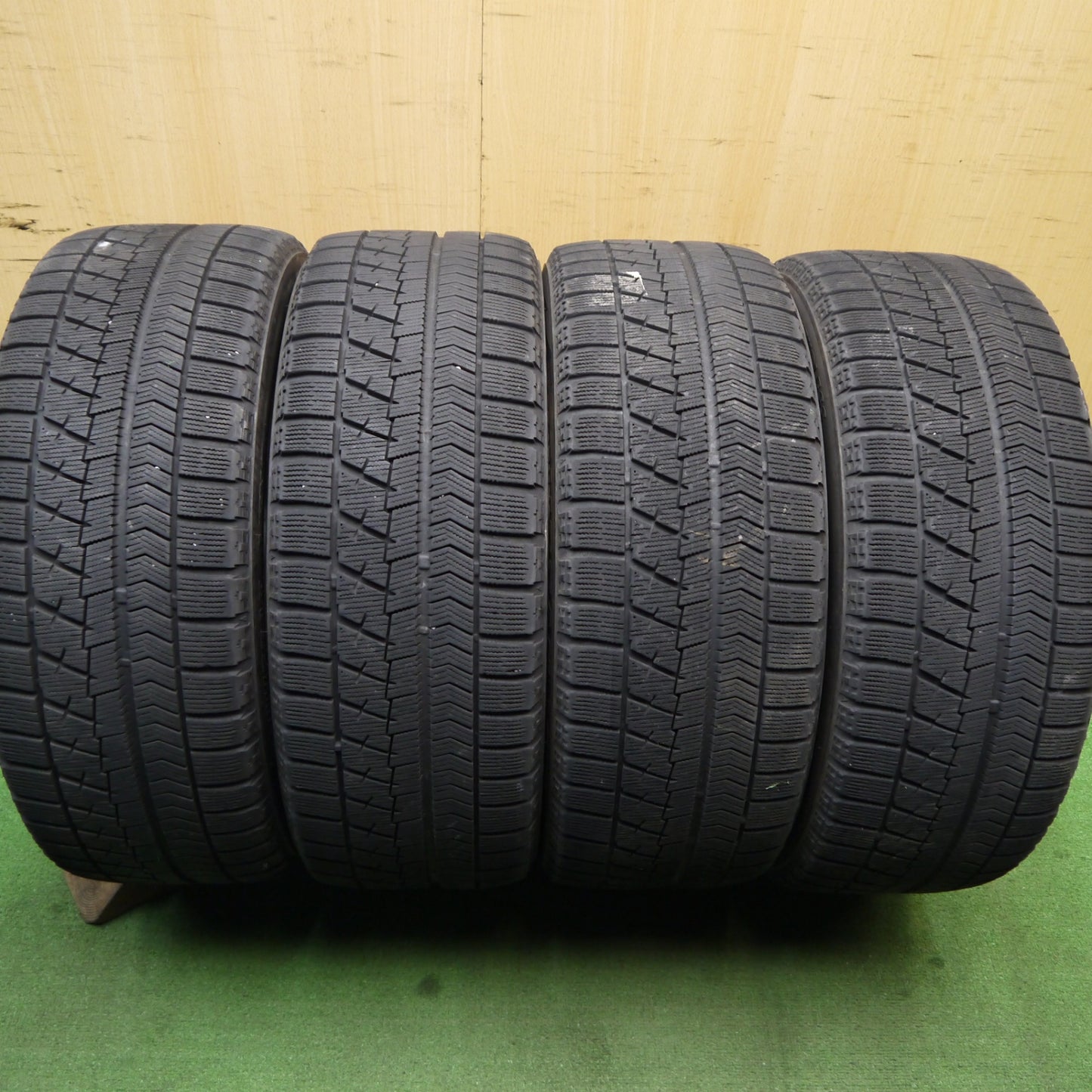 キレイ★トヨタ プリウスα ツーリング 純正 215/50R17 スタッドレス ブリヂストン ブリザック VRX 17インチ PCD114.3/5H★5052006Hス