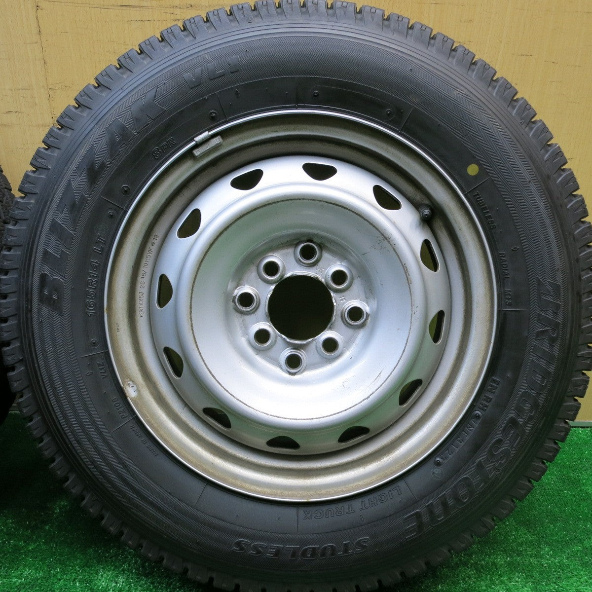 バリ溝！23年！ほぼ10分★スタッドレス 165R14 8PR ブリヂストン ブリザック VL1 スチール ホイール 14インチ PCD100 114.3/4H マルチ★5100906HAス