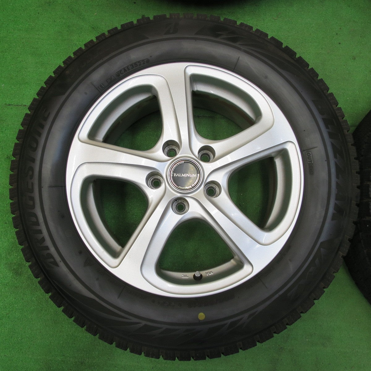 *送料無料* バリ溝！22年！キレイ！9分★スタッドレス 205/65R16 ブリヂストン ブリザック VRX2 BALMINUM バルミナ 16インチ PCD114.3/5H★4080501イス