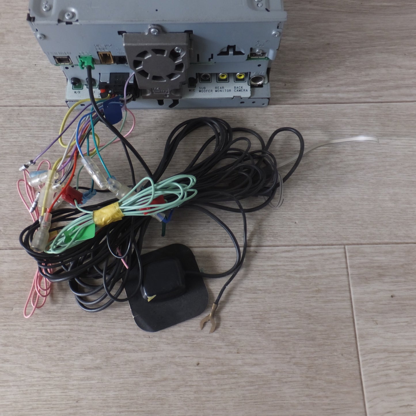 [送料無料] ★カロッツェリア carrozzeria AV一体型メモリーナビゲーション 楽ナビ AVIC-RZ03[2]★