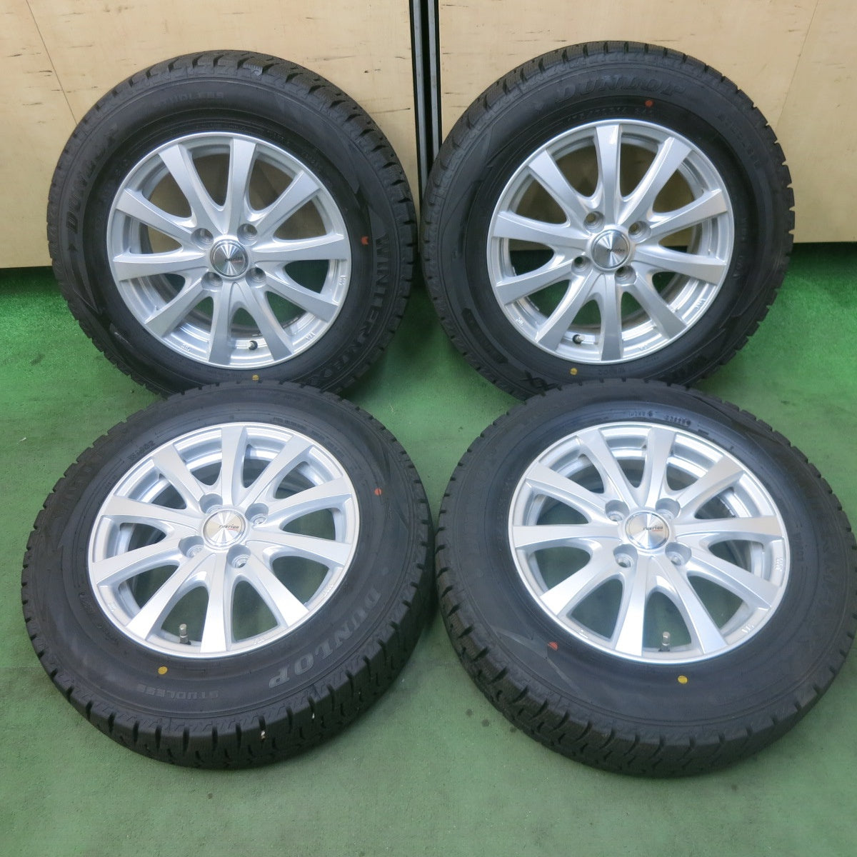 バリ溝！23年！9.5分★スタッドレス 175/70R14 ダンロップ ウインターマックス WM02 ravrion RS01 ラブリオン 14インチ PCD100/4H★5112506SKス