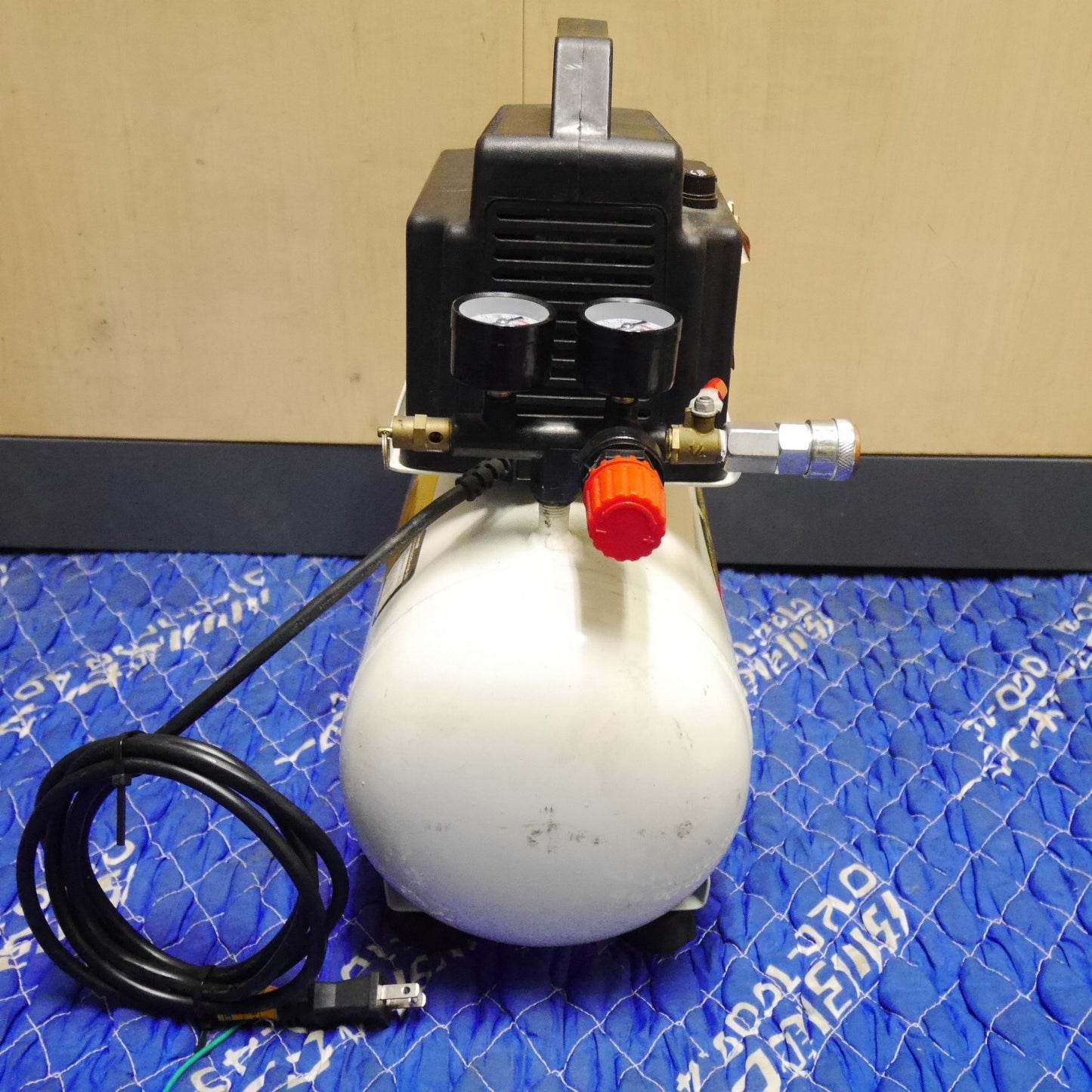 [送料無料] ☆パオック PAOCK オイルレス ミニ コンプレッサー MD-0310 10L コード式 エアー ツール 工具 パワーソニック☆