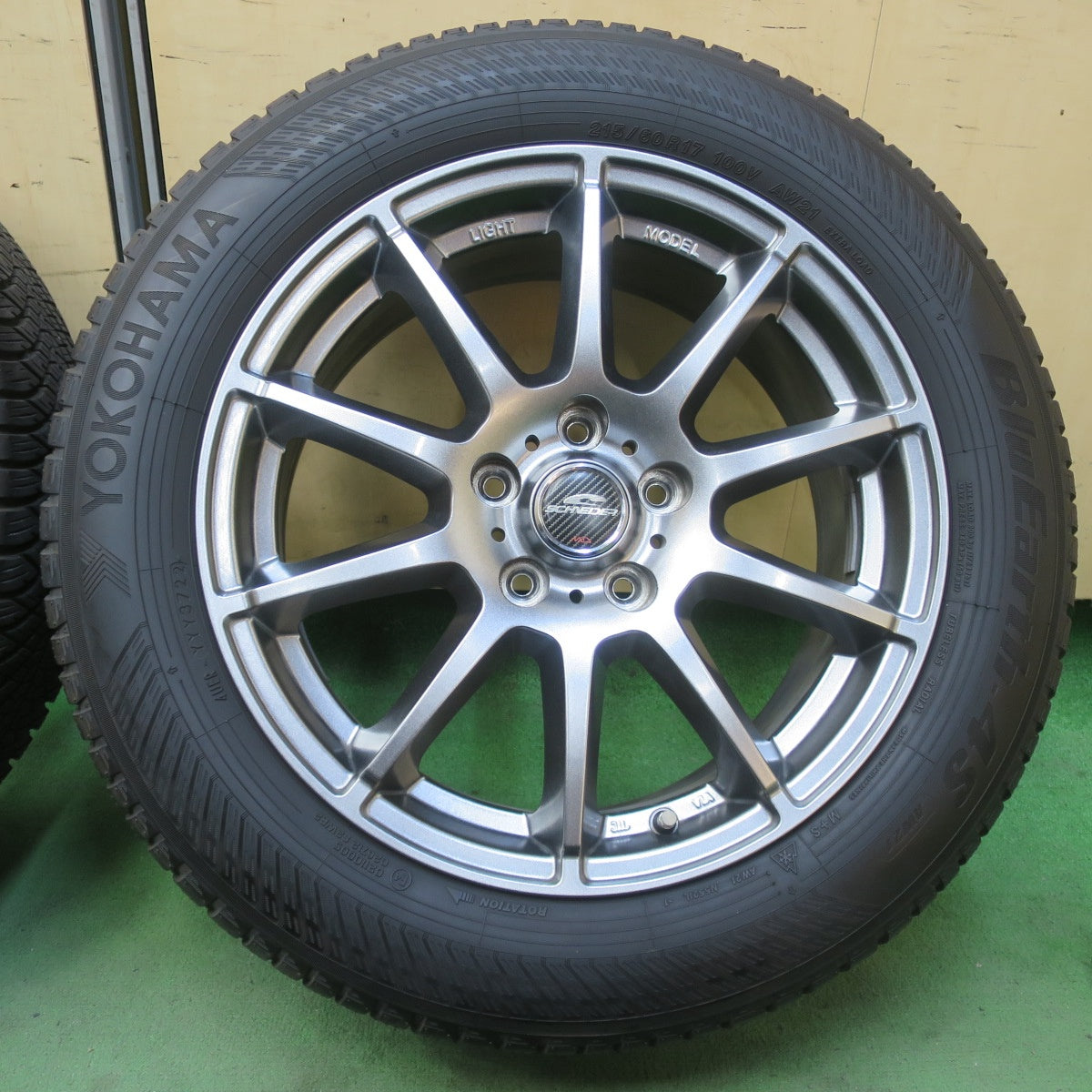 バリ溝！22年！キレイ！8.5分★215/60R17 ヨコハマ BluEarth-4S AW21 オールシーズン SCHNEIDER MiD シュナイダー 17インチ PCD114.3/5H★6040806イノ