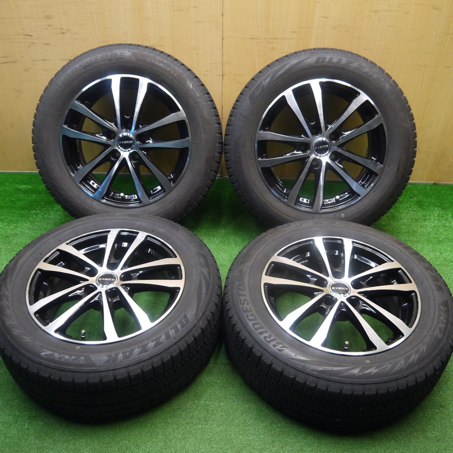 バリ溝！22年！キレイ！9.5分★スタッドレス 205/60R16 ブリヂストン ブリザック VRX2 evance HA1 エヴァンス 16インチ PCD114.3/5H★5111001Hス