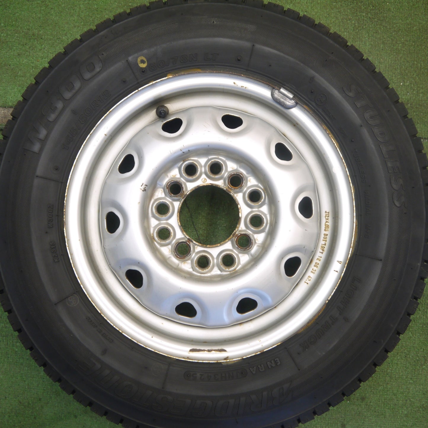バリ溝！25年！9分★スタッドレス 145/80R12 80/78N ブリヂストン W300 TOPY スチール ホイール 12インチ PCD100 110 114.3/4H マルチ★6052906Hス