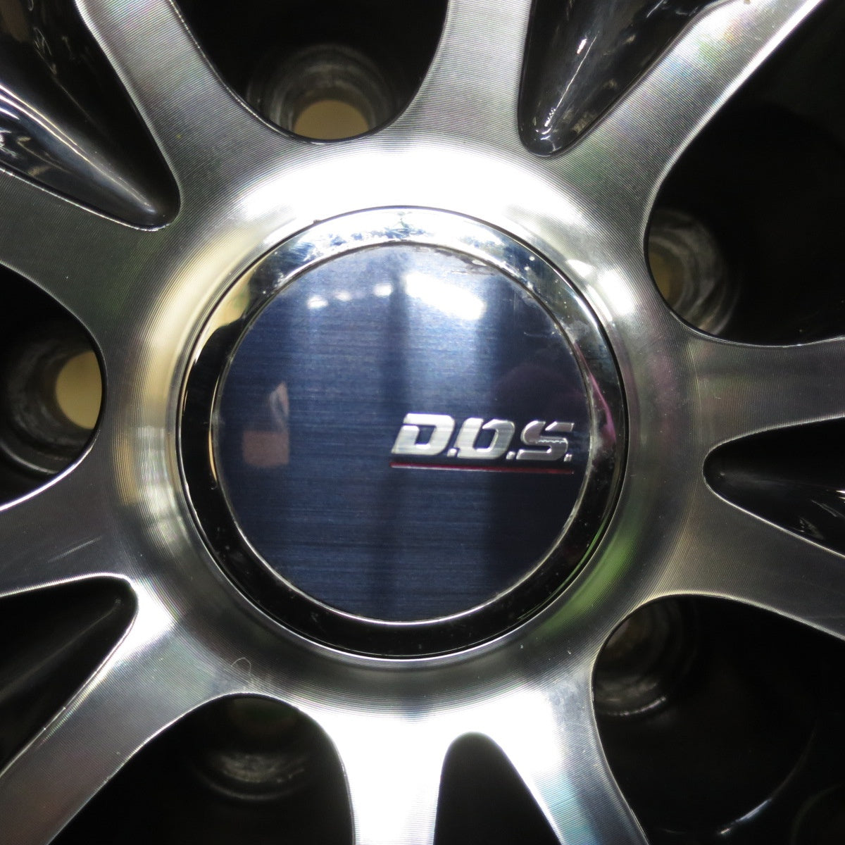 バリ溝！22年！キレイ！9.5分以上★スタッドレス 225/65R17 グッドイヤー アイスナビ SUV D.O.S. DOS 17インチ PCD114.3/5H★5122402イス