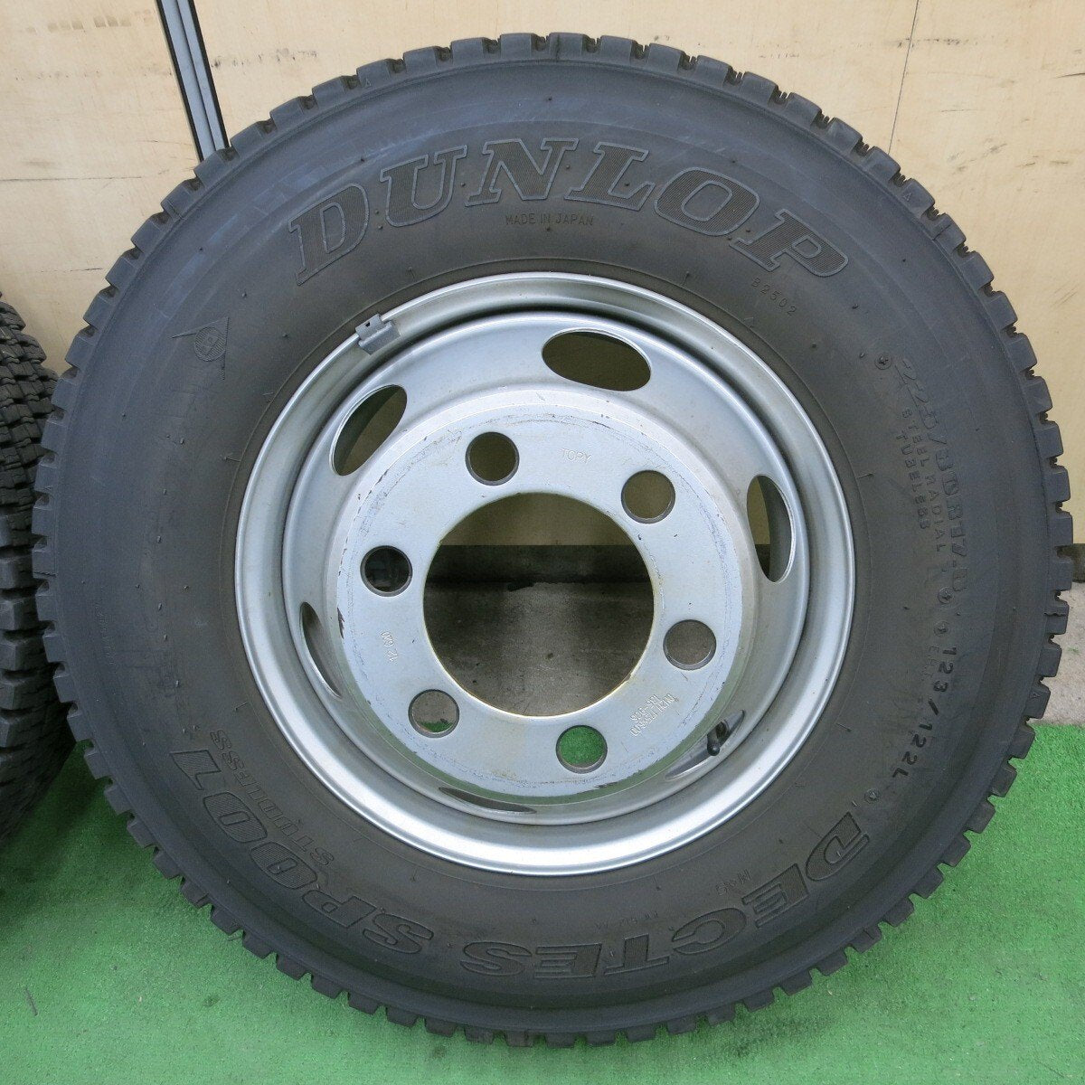 バリ溝！21年！8.5分！2本★トラック タイヤ 225/80R17.5 123/122L スタッドレス ダンロップ デクテス SP001 TOPY スチール 135-9CS PCD222.25/6H★5021903ナス