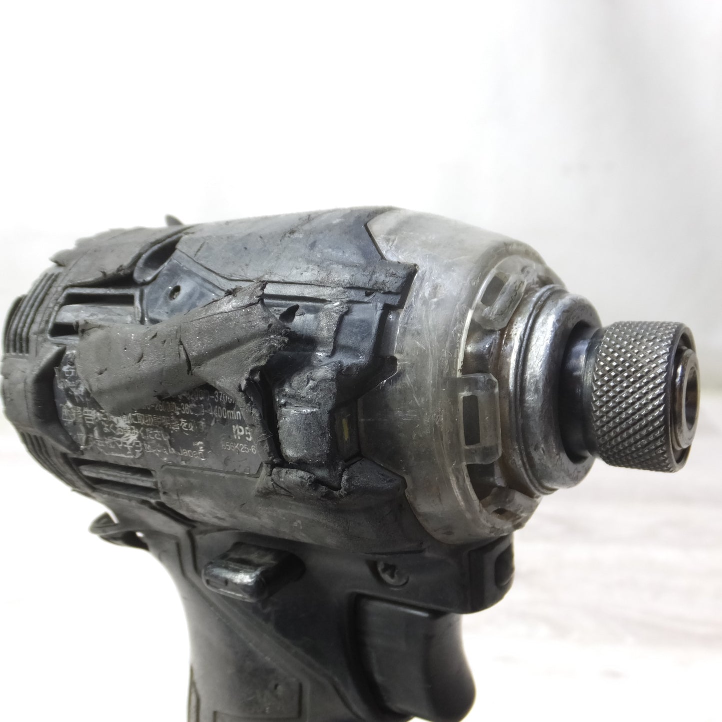 [送料無料] ◆makita マキタ 充電式インパクトドライバ TD001G 40V バッテリー2個 充電器付き 電動工具◆