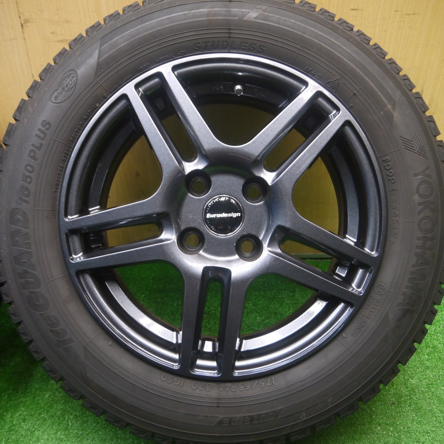 [送料無料] バリ溝！9.5分★フィアット 500 等 Eurodesign 175/65R14 スタッドレス ヨコハマ アイスガード iG50 プラス ユーロデザイン PCD98/4H★4092502Hス