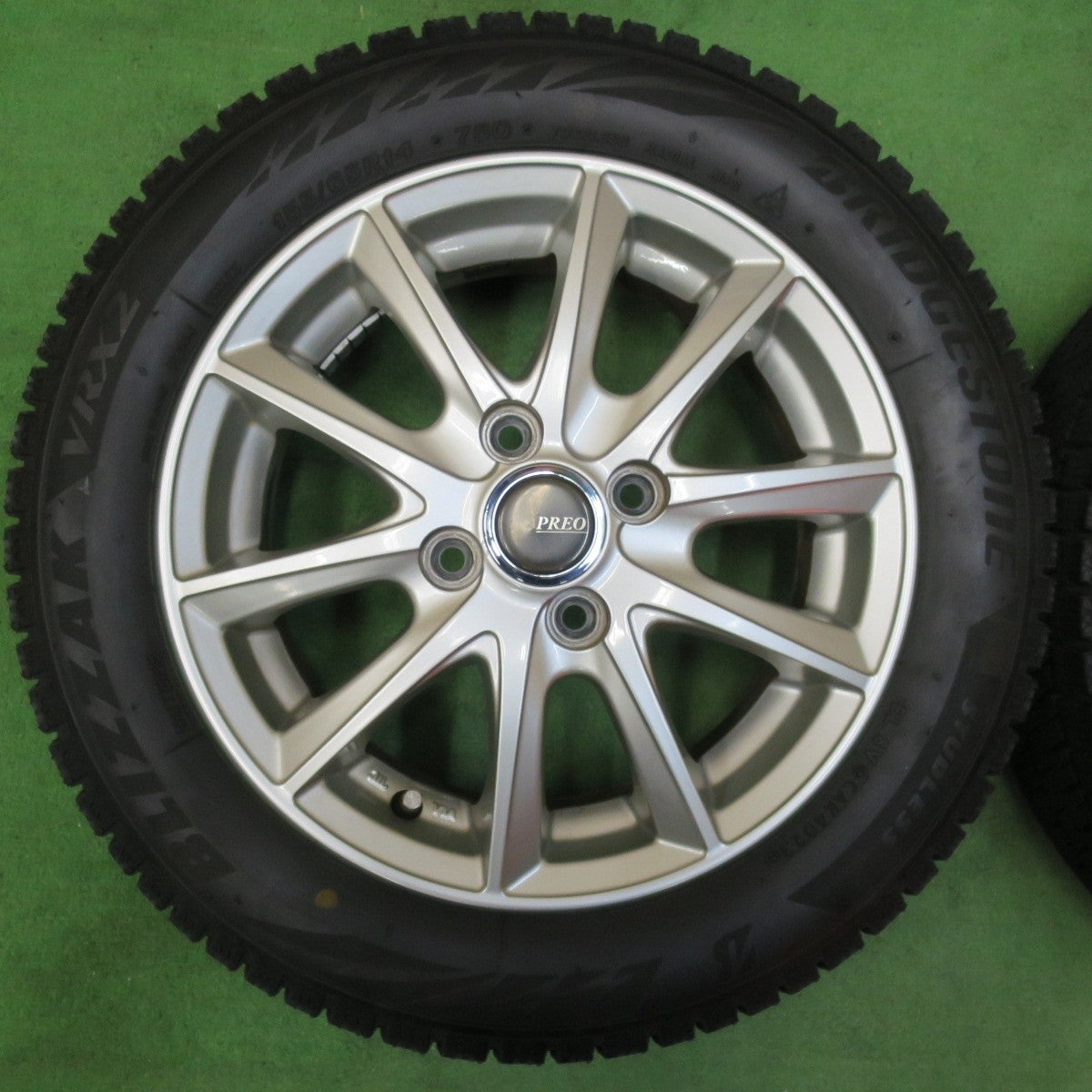 バリ溝！23年！キレイ！ほぼ10分★スタッドレス 155/65R14 ブリヂストン ブリザック VRX2 PREO プレオ 14インチ PCD100/4H★5010703イス