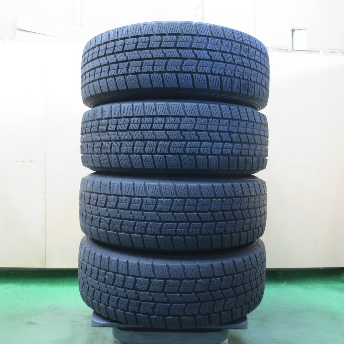バリ溝！9分★スタッドレス 205/60R16 グッドイヤー アイスナビ7 RiZLEY ライツレー 16インチ PCD114.3/5H★6043013イス