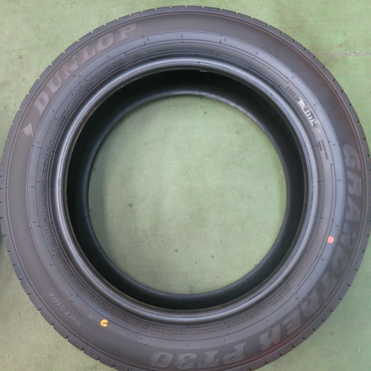 新車外し！25年★225/60R18 ダンロップ グラントレック PT30 タイヤ 18インチ RAV4 ハリアー 等★5120106SKノタ