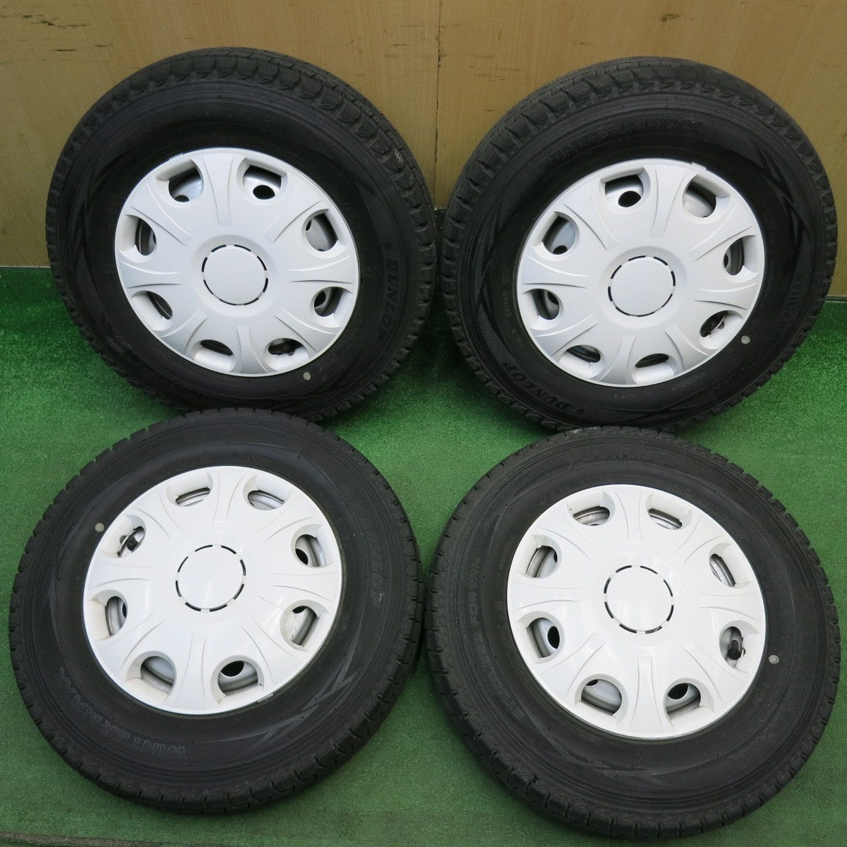 バリ溝！9.5分★スタッドレス 145R12 6PR ダンロップ ウインターマックス SV01 スチール ホイール キャップ 付き 12インチ PCD100/4H★6041206HAス