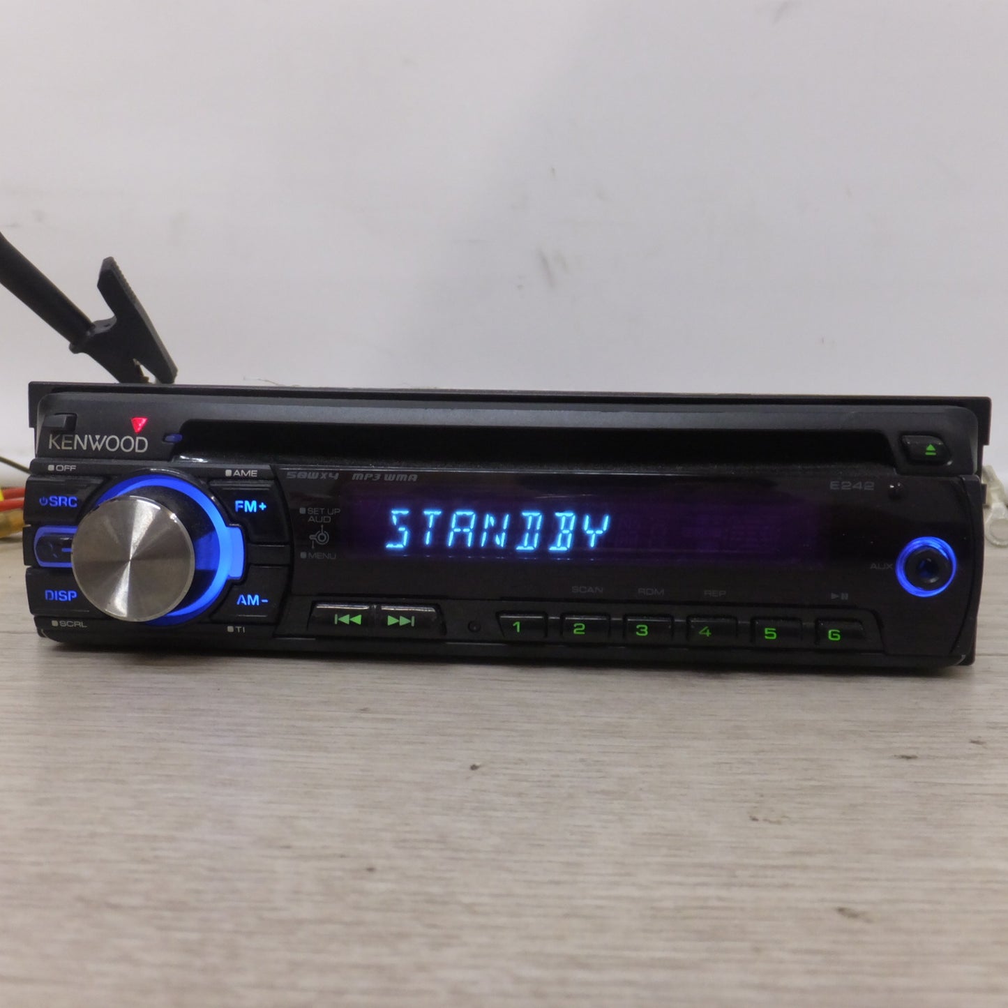 [送料無料] ★ケンウッド KENWOOD MP3 WMA対応CDレシーバー E242[38]★