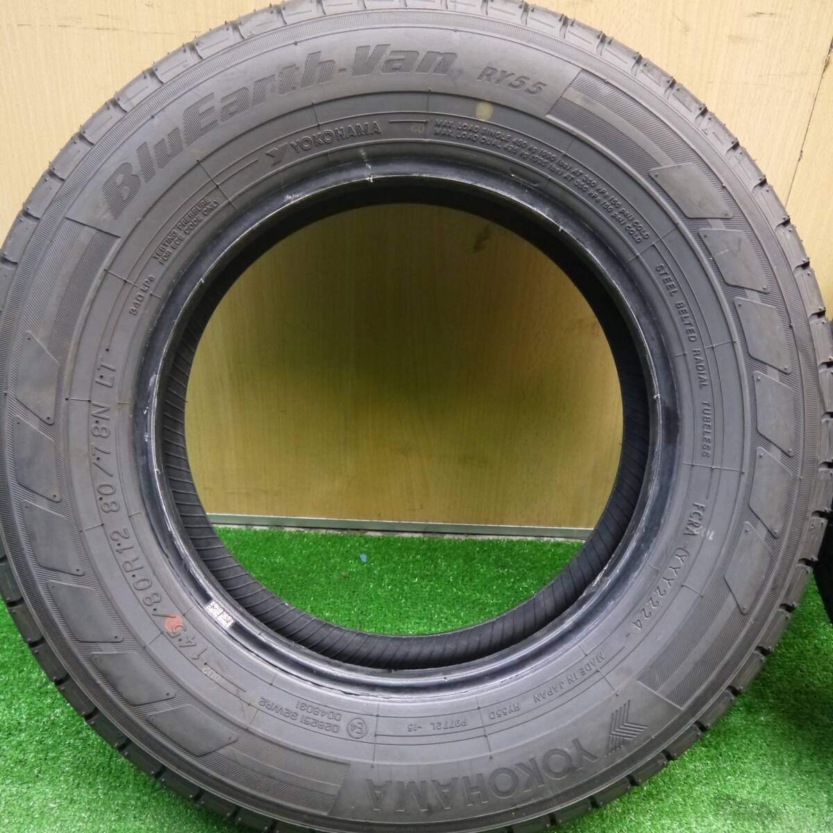 新車外し 24年★145/80R12 80/78N ヨコハマ BluEarth-Van RY55 タイヤ 12インチ 軽トラ 軽バン バモス エブリイ等★5031401Hノタ