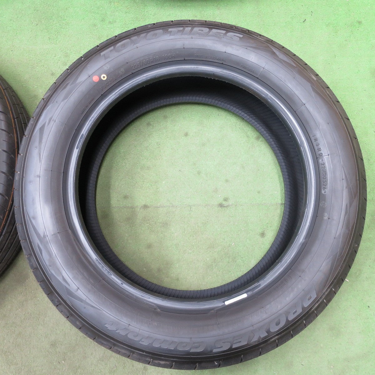 新車外し！26年★225/60R18 トーヨー プロクセス Comfort 18インチ タイヤ 40系 アルファード ヴェルファイア ハリアー 等★6060201NGノタ