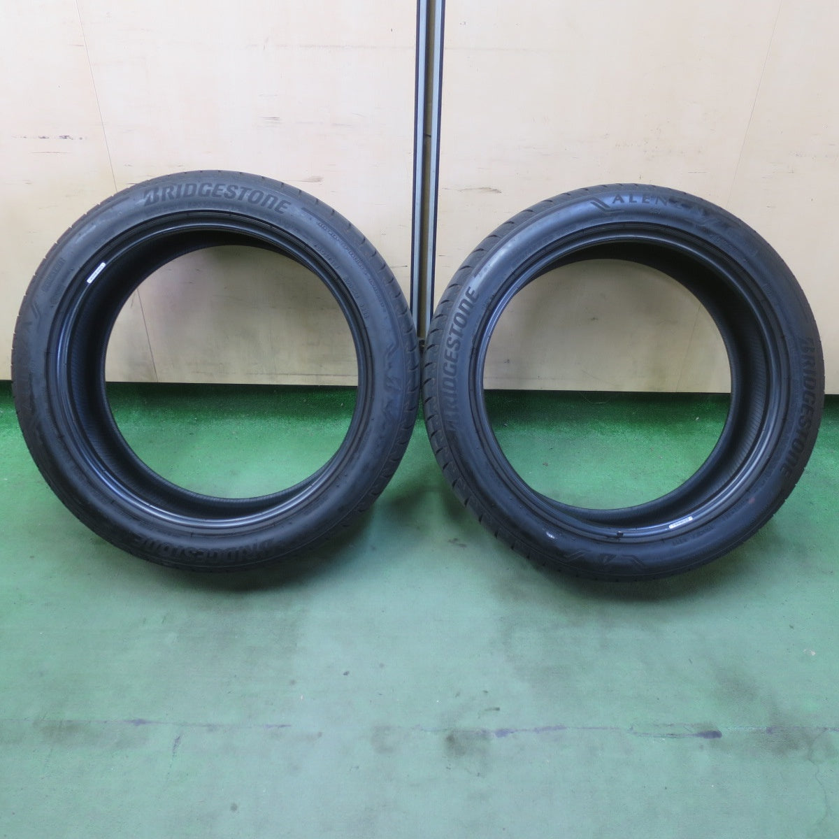 バリ溝！24年！9分！2本◎255/45R20 ブリヂストン アレンザ 001 ALENZA タイヤ 20インチ アウトランダー ハリアー エクストレイル 等◎6082805イノタ