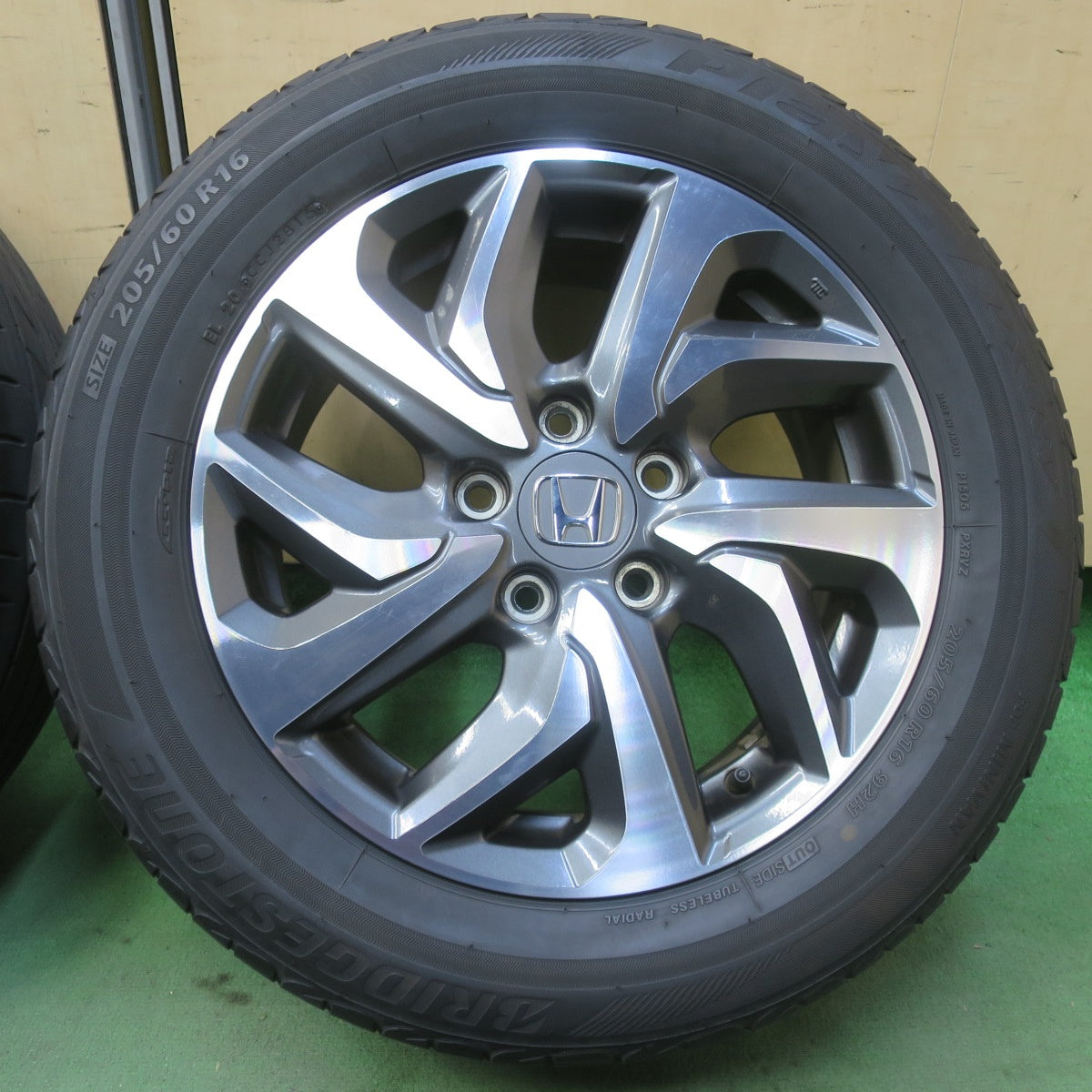 バリ溝！キレイ！9分◎ホンダ RP ステップワゴン スパーダ 純正 205/60R16 ブリヂストン プレイズ PX-RV 16インチ PCD114.3/5H◎6081104IMノ