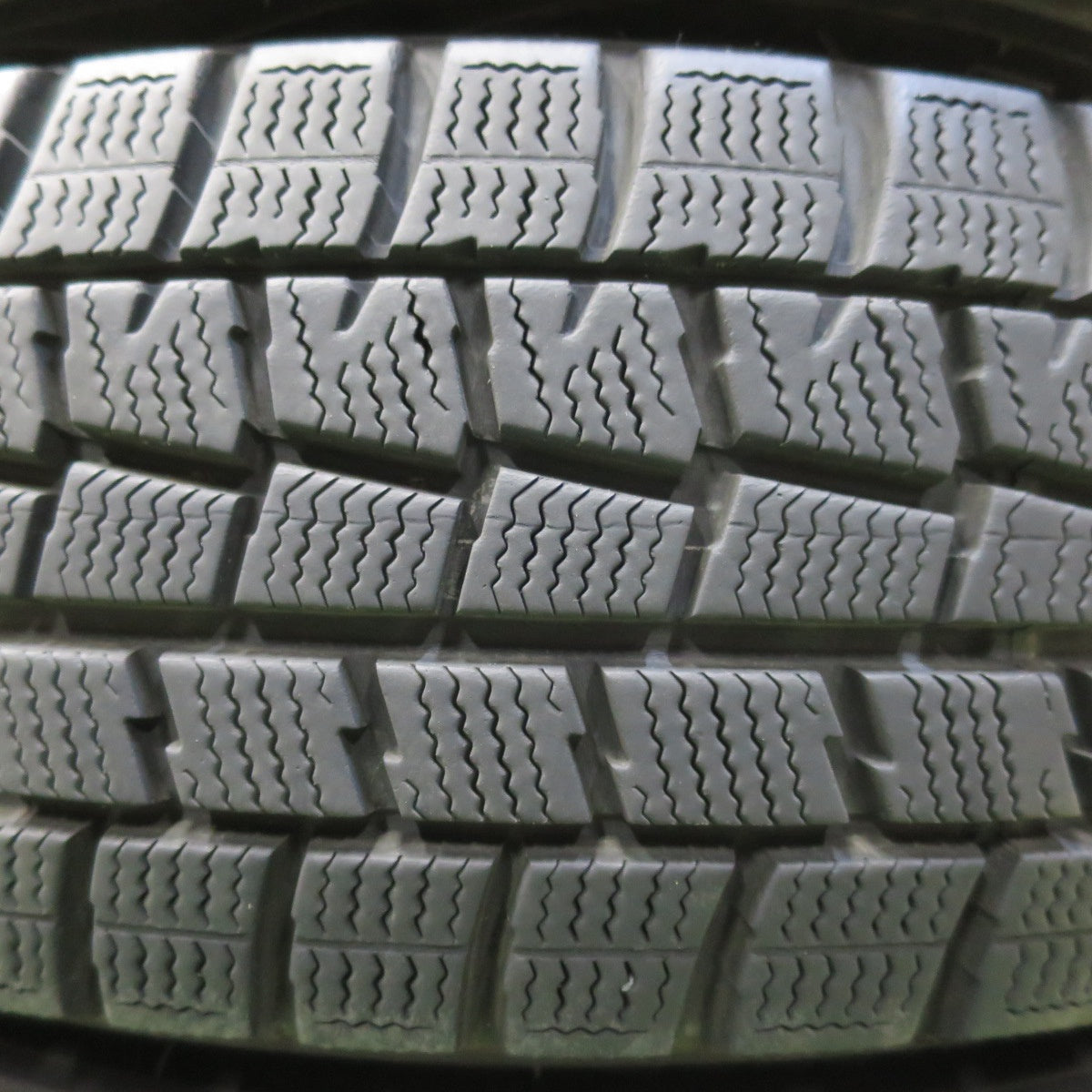 バリ溝！9分★スタッドレス 175/70R14 ダンロップ ウインターマックス WM01 DUFACT デュファクト 14インチ PCD100/4H★5062901イス