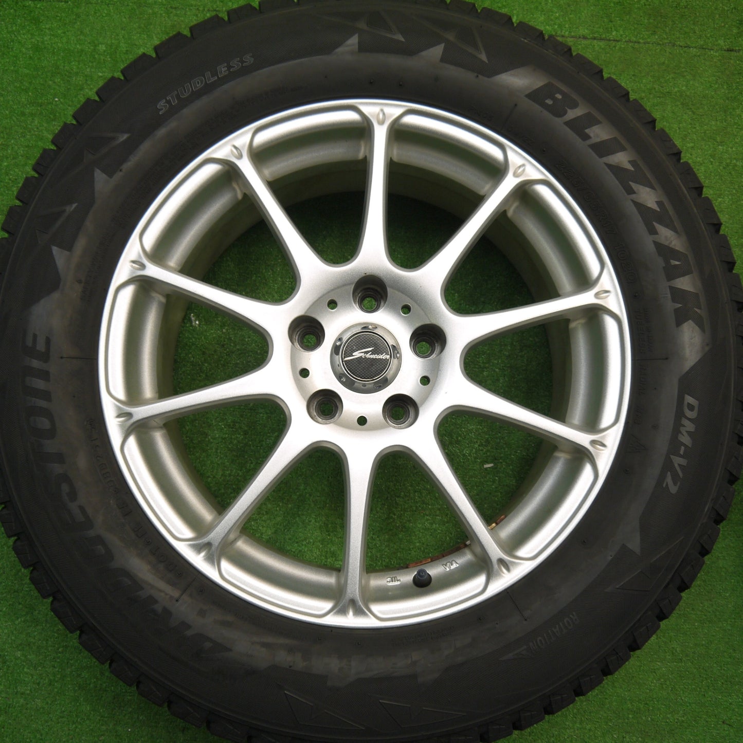 バリ溝！キレイ！9分★スタッドレス 225/65R17 ブリヂストン ブリザック DM-V2 Schneider シュナイダー 17インチ PCD114.3/5H★5103105Hノ