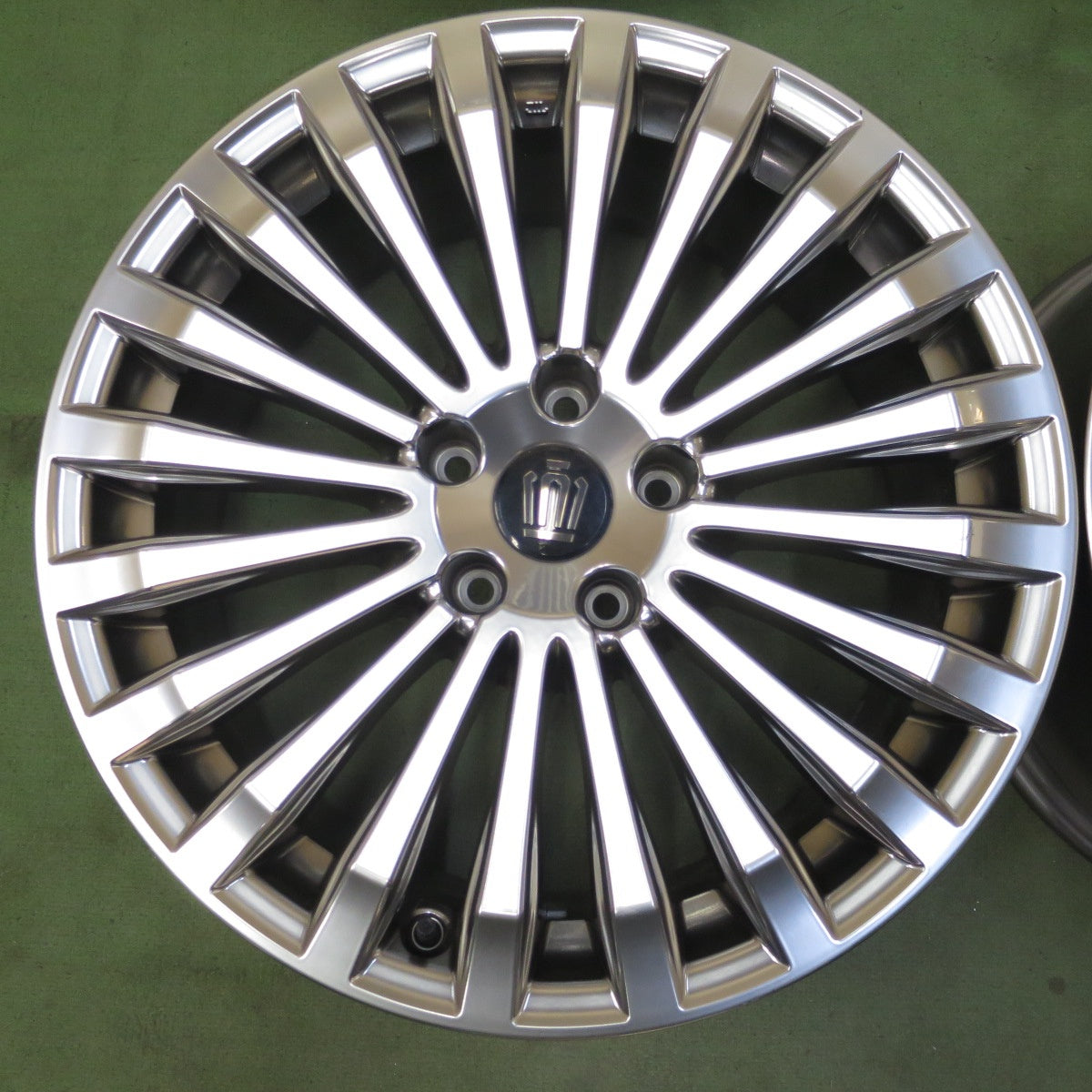新車外し★トヨタ 30系 クラウン セダン 純正 ホイール 19インチ 19×8J PCD120/5H★6071401NGホ
