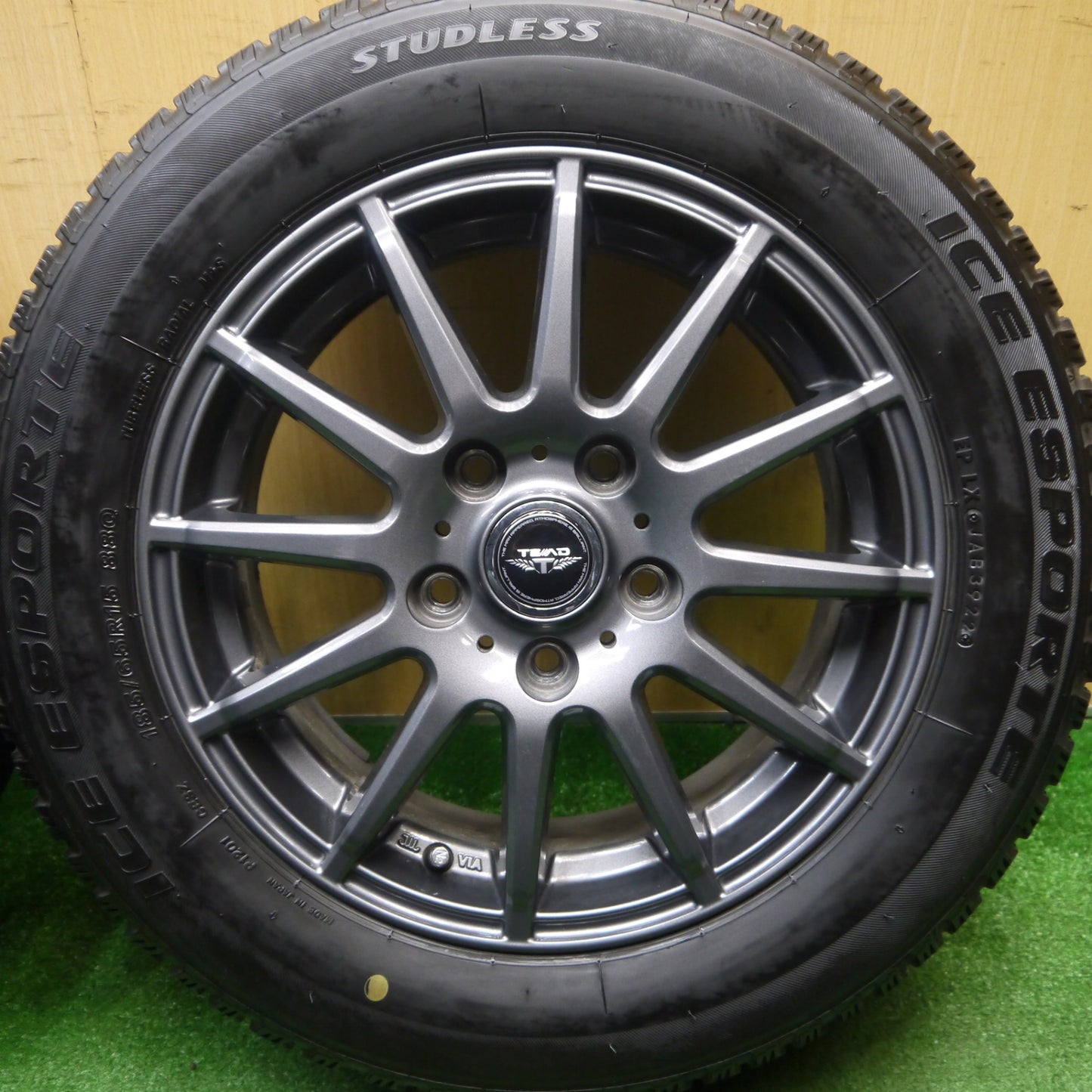キレイ！22年★スタッドレス 185/65R15 アイスエスポルテ TEAD テッド 15インチ PCD114.3/5H★5122402Hス
