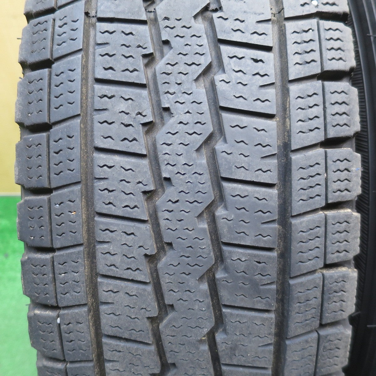 バリ溝！8.5分★スタッドレス 195/80R15 107/105L ダンロップ ウインターマックス SV01 スチール ホイール 15インチ PCD139.7/6H★6032203NJス